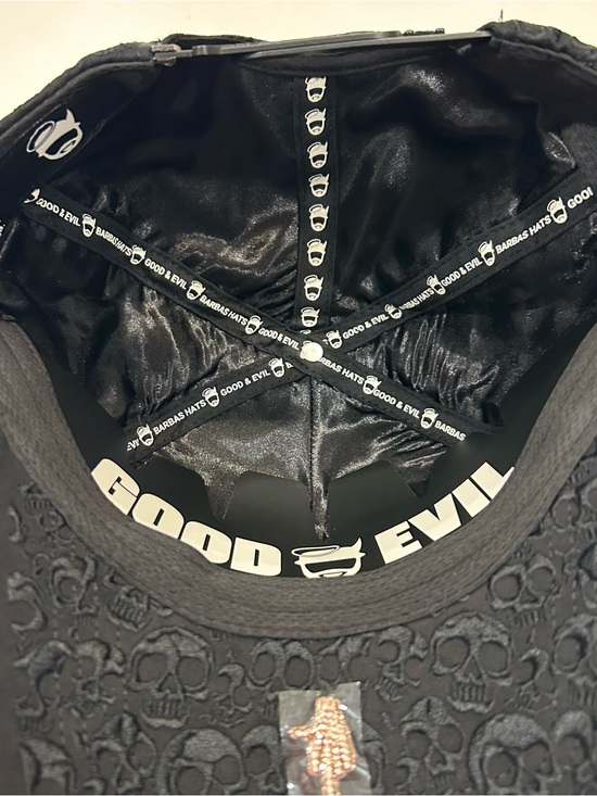 NWT Good & Evil Barbas Hats Black Skull Rhinestone Snapback OS main image 10